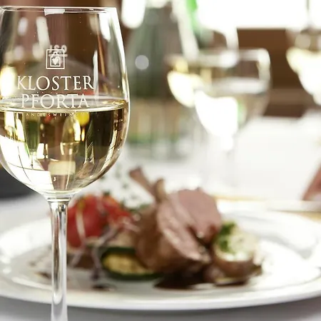 Weingut Kloster Pforta شقة